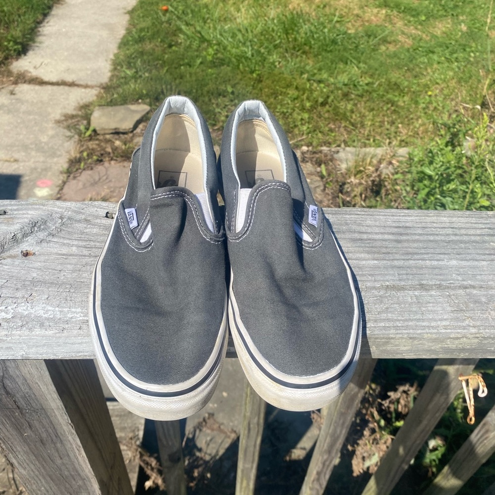 grey vans